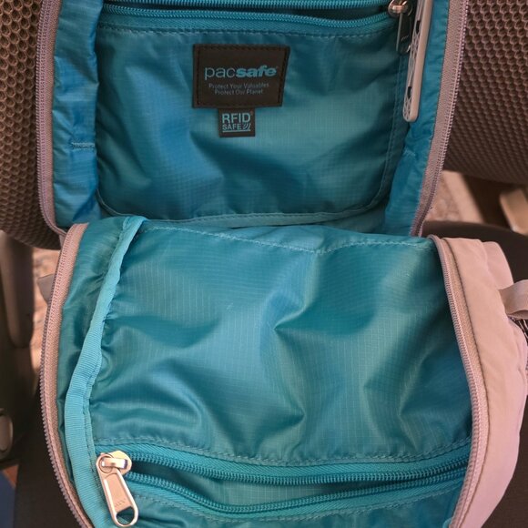 Pacsafe Eco Anti-Theft Sling 12L - Picture 4 of 6